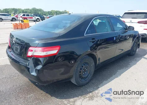 2011 Toyota Camry Le z USA, uszkodzony, nr VIN 4T4BF3EK8BR218557